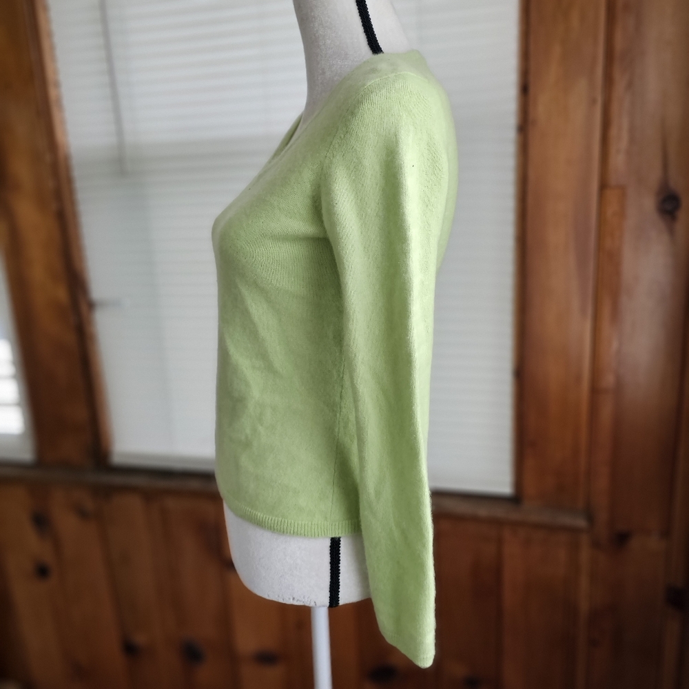 Vintage Talbots V neck sweater 100% cashmere pistachio green size small P - Picture 3 of 6